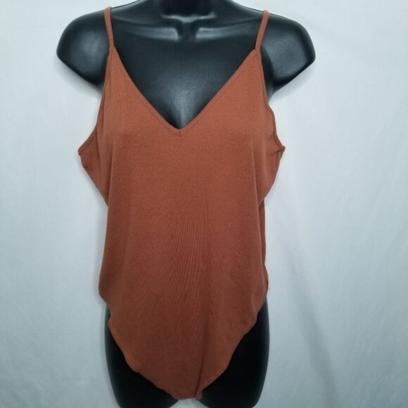 NWOT bp ribbed knit v neckline thong bodysuit - Picture 4 of 9